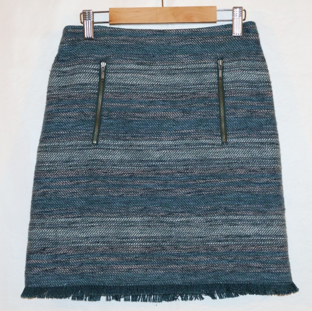 Ann Taylor LOFT Blue Tweed Zippered Mini Pencil Skirt. Size 00.